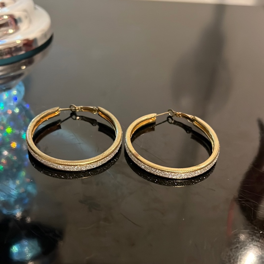 🆑FINAL PRICE‼️ Glittery hoop earrings